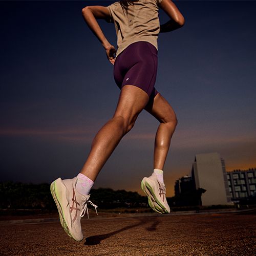 Кросівки для бігу жіночі ASICS Novablast 6 hazy lilac/rose dust