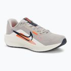 Кросівки для бігу чоловічі Nike Downshifter 13 light iron ore/total orange/sail/thunder blue