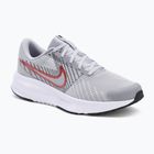 Кросівки для бігу чоловічі Nike Run Defy wolf grey / bright crimson / black / white