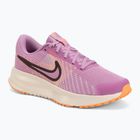 Кросівки для бігу жіночі Nike Run Defy light magenta/chalk/orange pulse/black