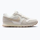 Взуття жіноче Nike MD Runner 2 SE coconut milk/black/linen/sail