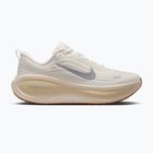 Кросівки для бігу чоловічі Nike Vomero Plus sail/coconut milk/metallic silver