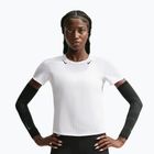 Футболка для бігу жіноча Nike AeroSwift white/black