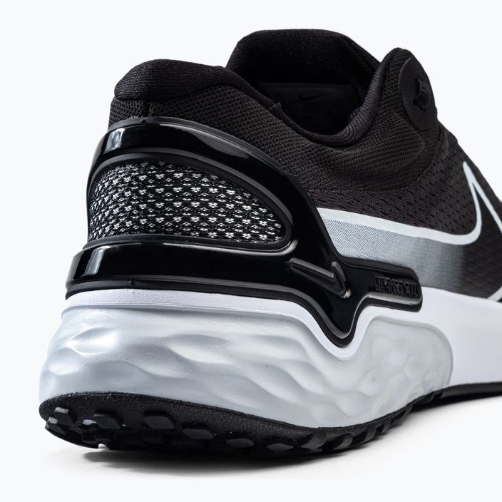 Кросівки для бігу чоловічі Nike Renew Run 3 чорні DC9413-001 7