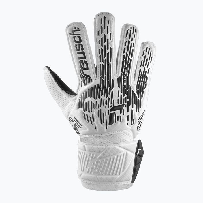 Воротарські рукавиці Reusch Attrakt Solid біло-чорні 2