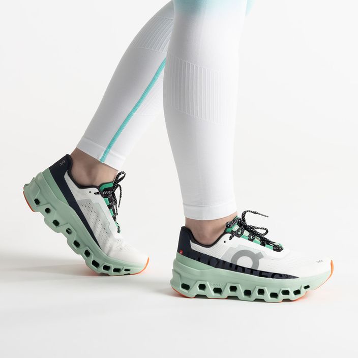 Кросівки для бігу жіночі On Cloudmonster білі 6198241 2