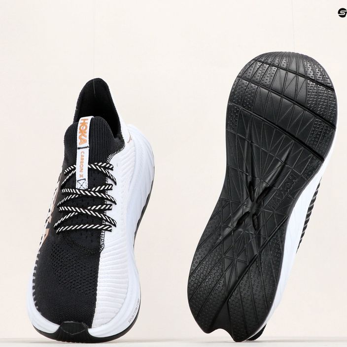 Кросівки для бігу чоловічі HOKA Carbon X 3 чорно-білі 1123192-BWHT 14