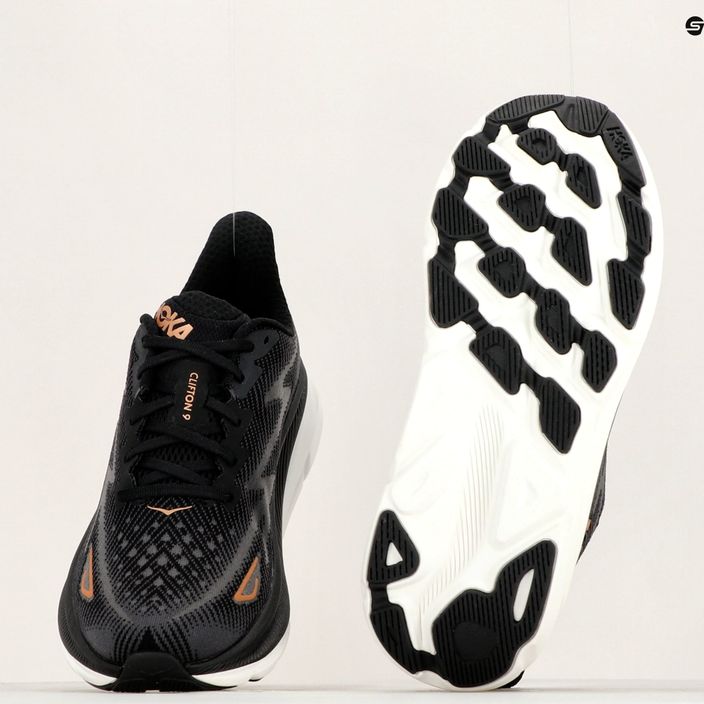 Кросівки для бігу жіночі HOKA Clifton 9 чорні 1127896-BCPPR 12
