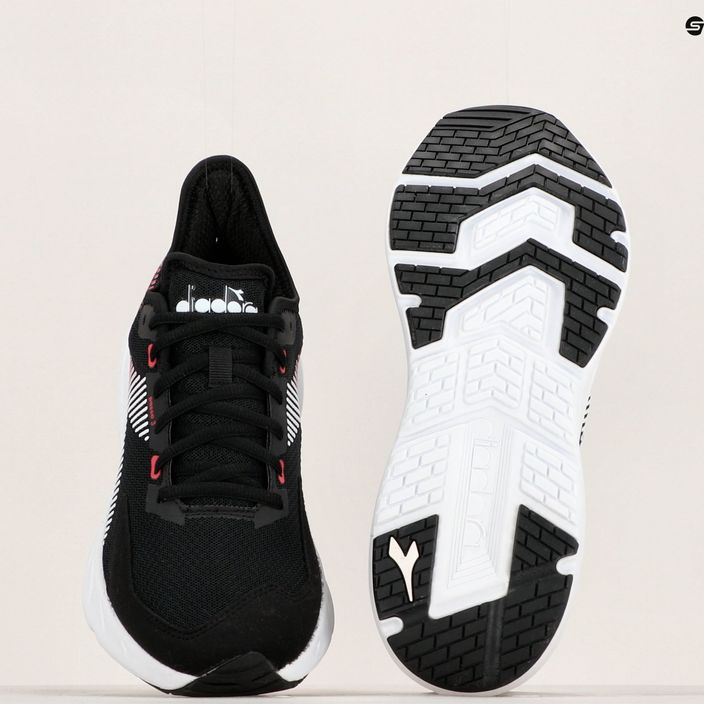 Чоловічі кросівки Diadora Passo 3 чорний/білий 18