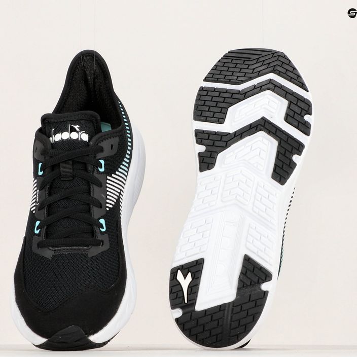 Жіночі бігові кросівки Diadora Passo 3 чорний/білий/блакитний аруба 19