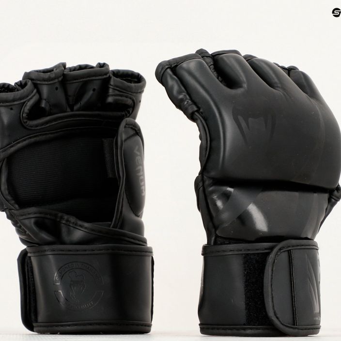 Тренувальні рукавички для ММА Venum Challenger матові/чорні 5
