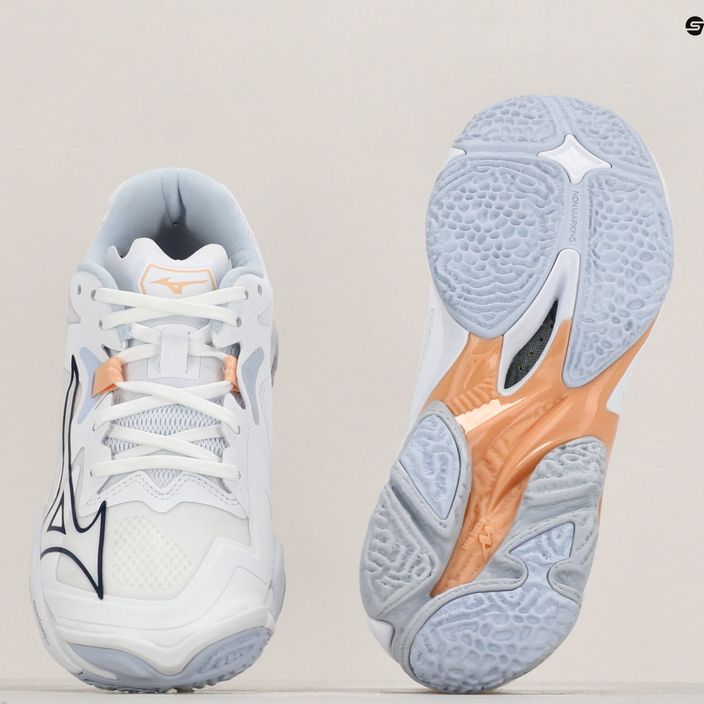 Кросівки для волейболу жіночі Mizuno Wave Lightning Z8 white/navy peony/peach parfait 9