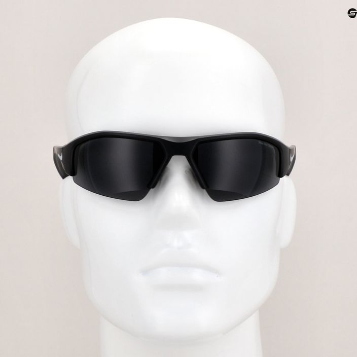 Сонцезахисні окуляри Nike Skylon Ace 22 матові чорні / темно-сірі 6