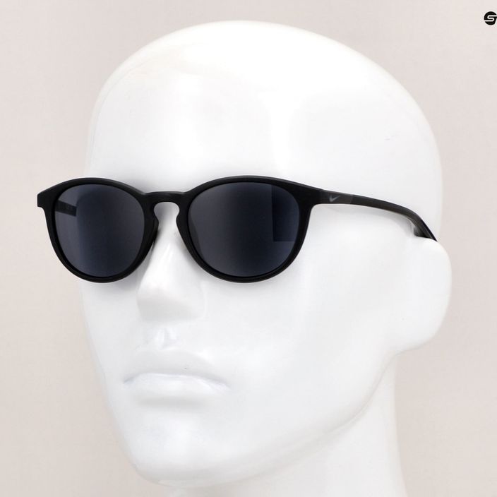 Сонцезахисні окуляри Nike Evolution матові чорні / темно-сірі 8