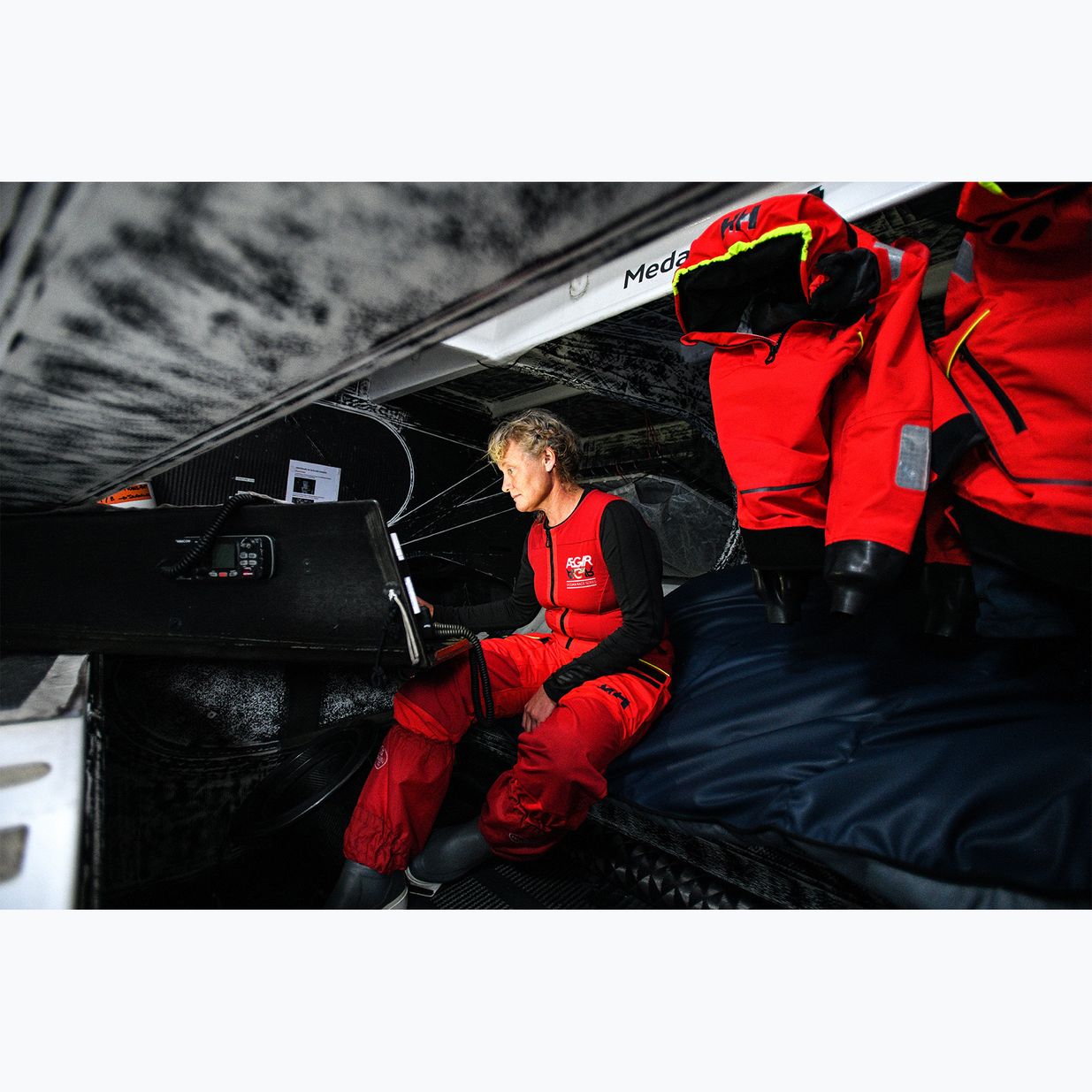 Жіночий вітрильний костюм Helly Hansen Aegir Race Salopette alert red 7