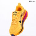 Кросівки для бігу чоловічі Nike Vomero 18 citron pulse/laser orange/blue void 9