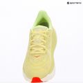 Кросівки для бігу жіночі HOKA Arahi 8 sunlight/neon yuzu 18