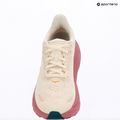 Кросівки для бігу жіночі HOKA Arahi 8 alabaster/lingonberry 18