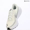 Кросівки для бігу жіночі Nike Revolution 8 sail/white/black/metallic silver 18