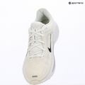 Кросівки для бігу жіночі Nike Quest 7 summit white/white/metallic silver/black 18