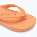Жіночі шльопанці Crocs на класичній платформі папайя 7