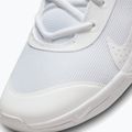 Buty dziecięce Nike Omni Multi-Court white/pure platinum/white 8