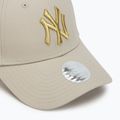 Жіноча бейсболка New Era Metallic Logo 9Forty New York Yankees світло-бежева 3