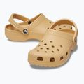 Шльопанці Crocs Classic пшеничні 6