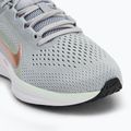 Кросівки для бігу жіночі Nike Winflo 11 wolf grey/olive aura/lightpumice/metallicredbronze 7