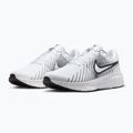 Кросівки для бігу чоловічі Nike Run Defy white/black 3