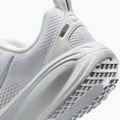 Жіночі бігові кросівки Nike Vomero 18 white/photon dust/metallic silver 12