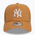 Бейсболка New Era League Essential Trucker New York Yankees темно-бежева 2