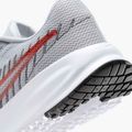 Кросівки для бігу чоловічі Nike Run Defy wolf grey / bright crimson / black / white 9