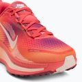 Кросівки для бігу жіночі Nike Vomero 18 SE ember glow/sweet beet/marrakesh/washed coral 7