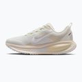 Кросівки для бігу жіночі Nike Vomero 18 ESS summit white/chalk/sea glass/white 9