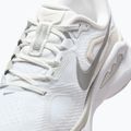Кросівки для бігу жіночі Nike Structure Plus white/photon dust/metallic silver 4