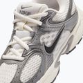 Взуття Nike V5 RNR phantom/pencil point/black 8