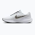 Жіночі бігові кросівки Nike Revolution 8 white/metallic gold/black 2