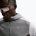Куртка для бігу чоловіча Nike Impossibly Light Windrunner smoke grey/wolf grey/black 6