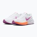 Кросівки для бігу жіночі Nike Revolution 8 white/orange pulse/light magenta 3