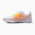 Кросівки для бігу чоловічі Nike Run Defy white/topaz gold/blue crystal 2