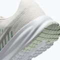 Кросівки для бігу жіночі Nike Run Defy summit white/white/metallic silver 4