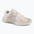 Кросівки для тренувань жіночі Nike Metcon 10 SE chalk/light orewood brown/light silver