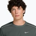 Футболка для бігу чоловіча Nike Miler Dri-Fit UV camo green 3