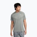 Футболка для бігу чоловіча Nike Stride grey fog