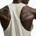 Футболка для бігу чоловіча Nike AeroSwift Light Bone 4