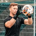 Воротарські рукавиці T1TAN Black Beast 3.0 чорного кольору 4