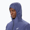 Чоловіча бігова куртка ASICS Accelerate Light темно-синього кольору 4