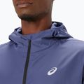 Чоловіча бігова куртка ASICS Accelerate Light темно-синього кольору 5