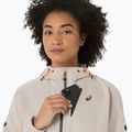 Куртка для бігу жіноча ASICS Fujitrail Elite Waterproof cream 8